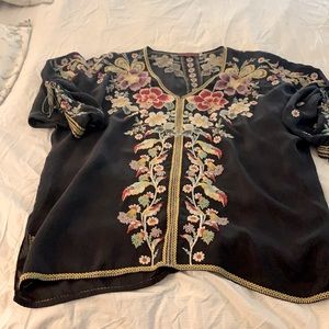 Stunning embroidered blouse for summer!!